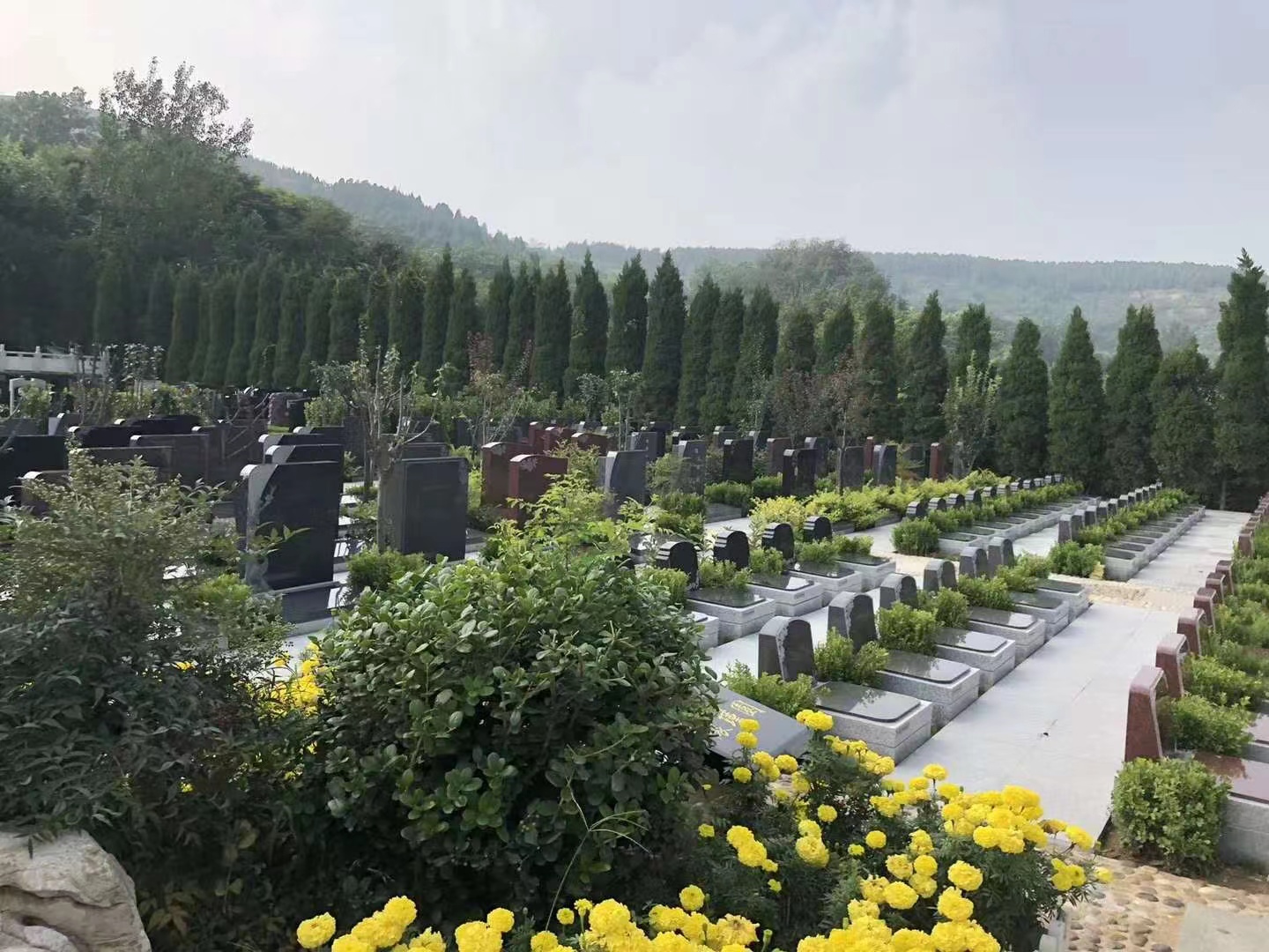 慈航园公墓