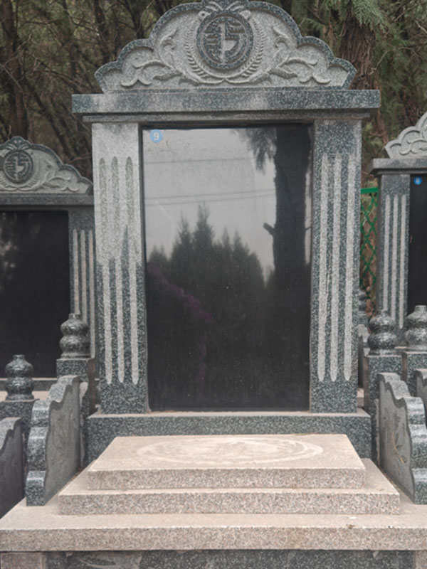 历城劳动人民安息园立碑