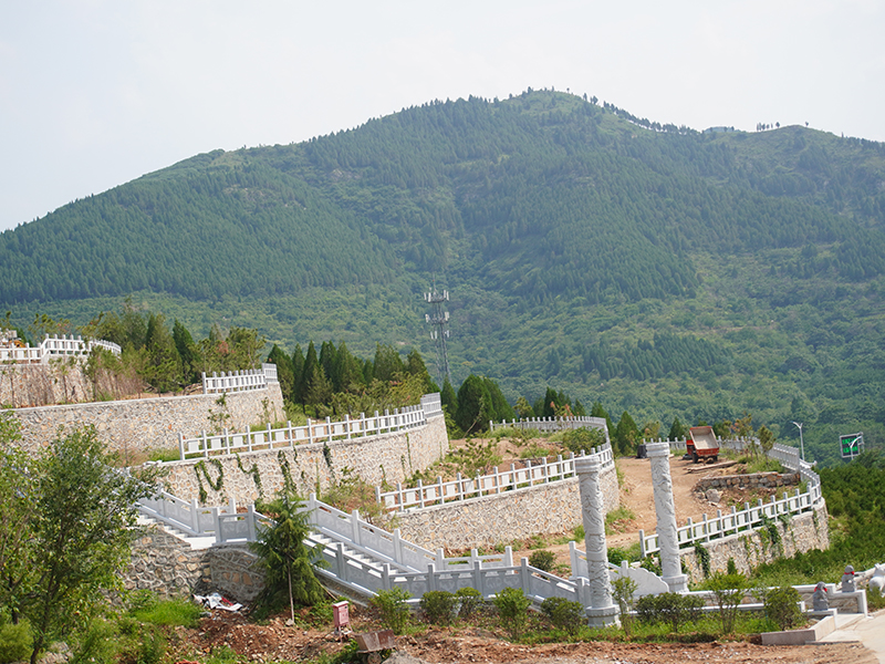墓位前方不可有高山 墓位前方不可有高山