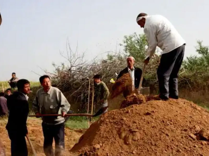 下葬骨灰盒注意事项 下葬骨灰盒注意事项