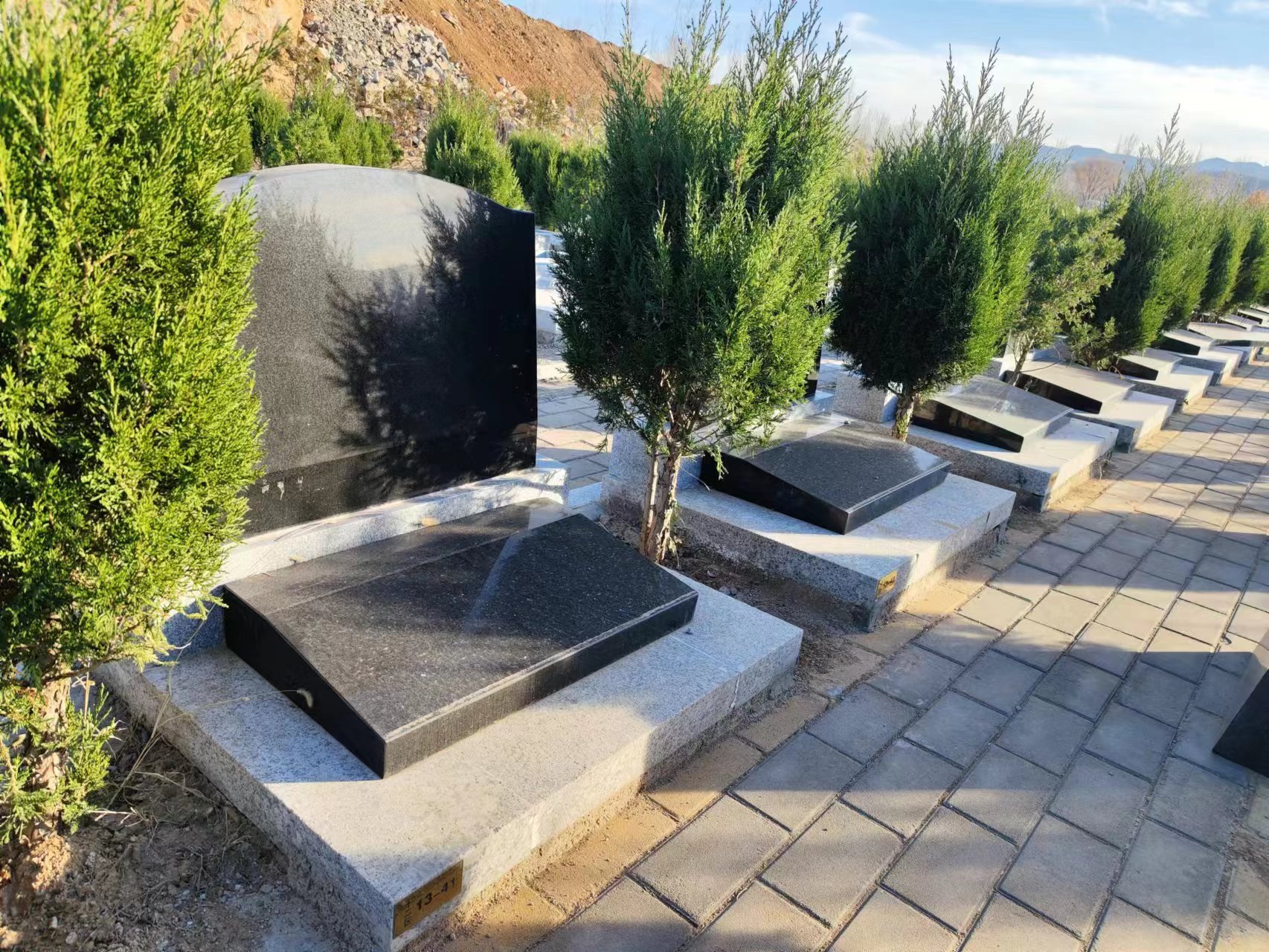 济南青龙山公墓