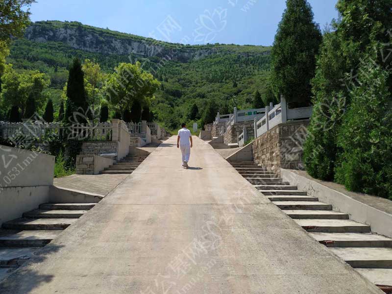 济南九顶山陵园 济南九顶山陵园
