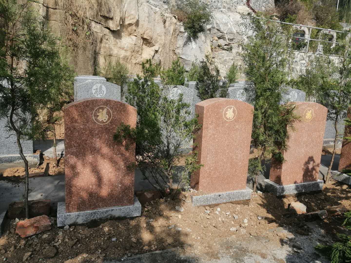 福舜园公墓碑型