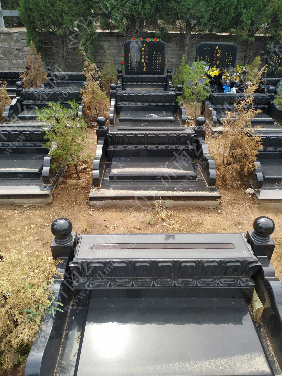 如何选择性价比高的墓位 