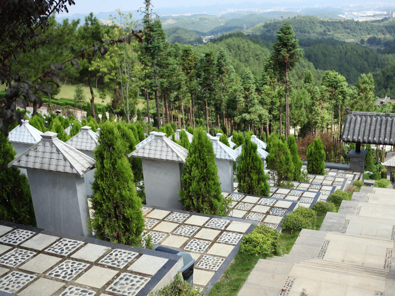 挑选理想的陵园墓地风水宝地