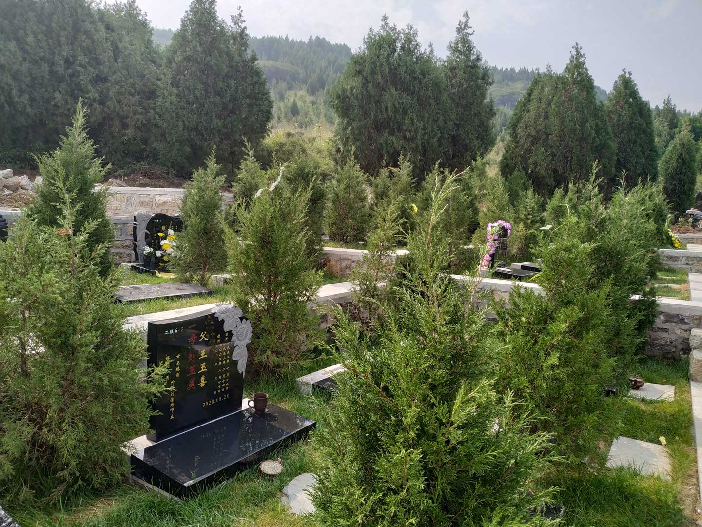 双峰山陵园墓位碑型