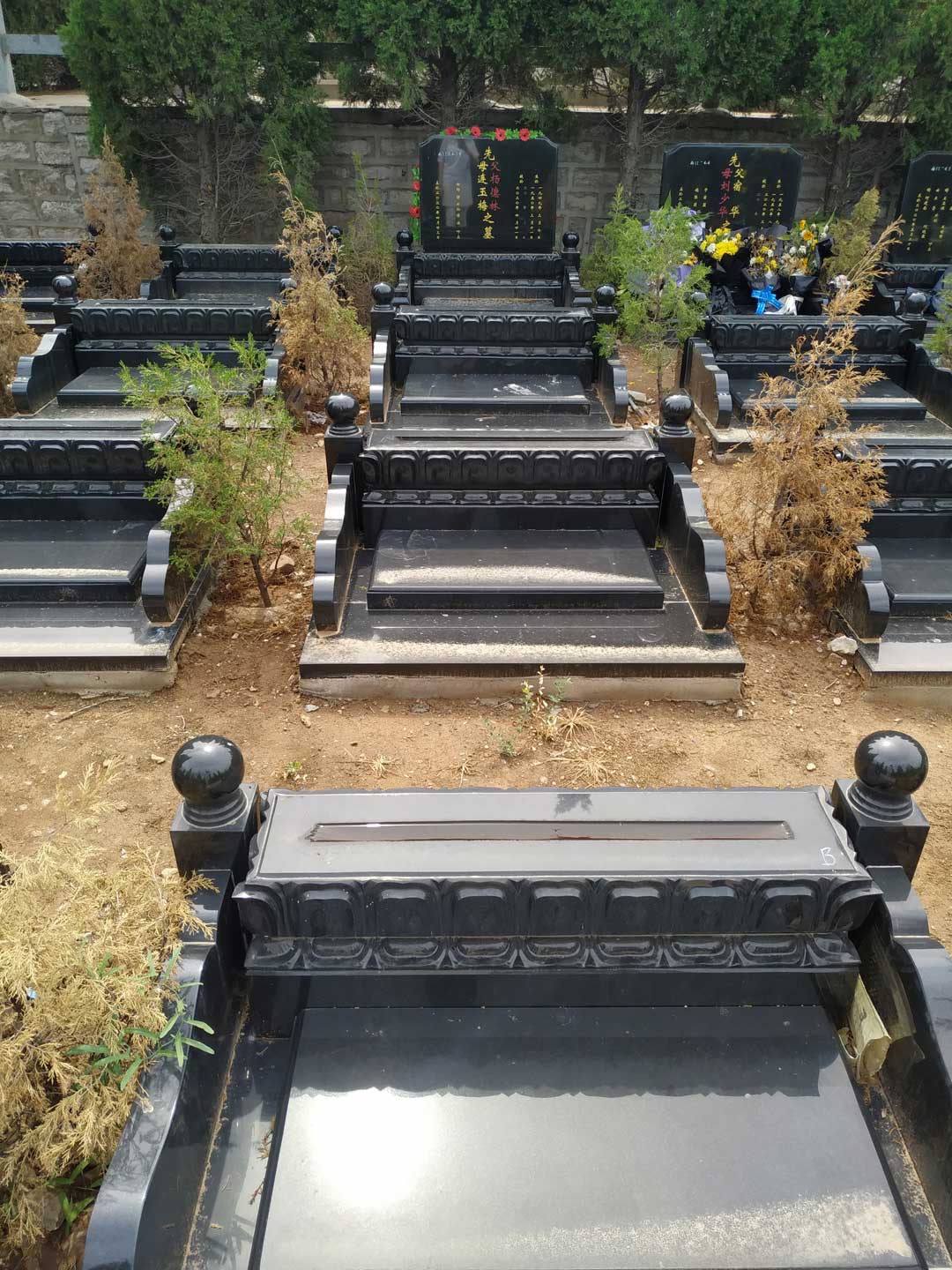 双峰山陵园介绍