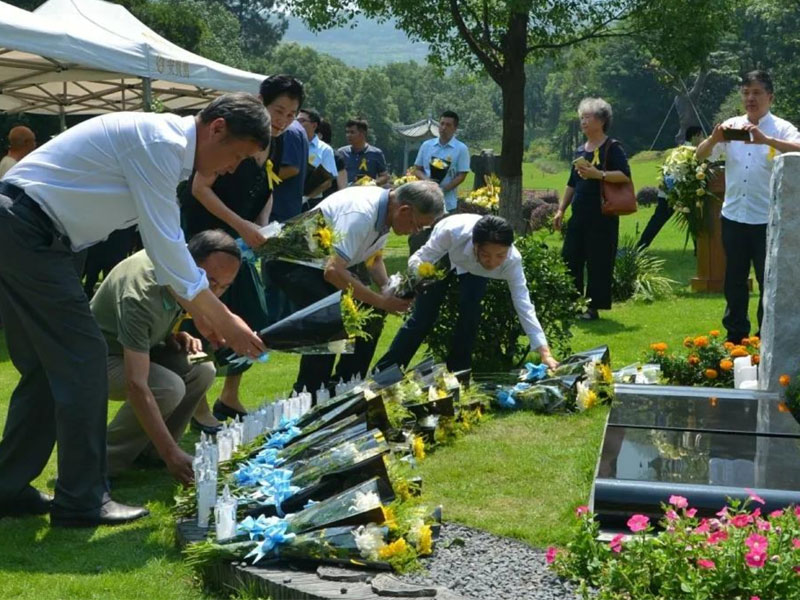 现代落葬的标准化流程与风俗细节