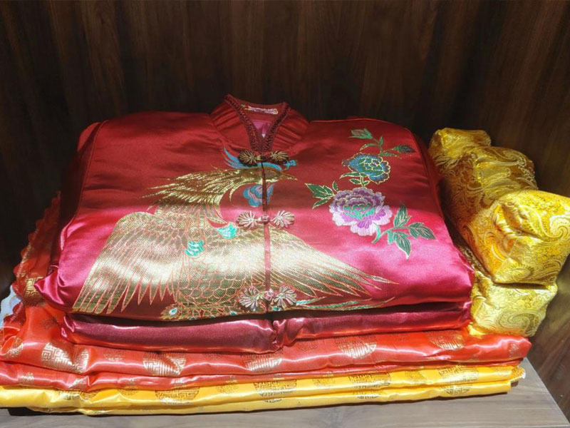 为什么要为逝者穿寿衣