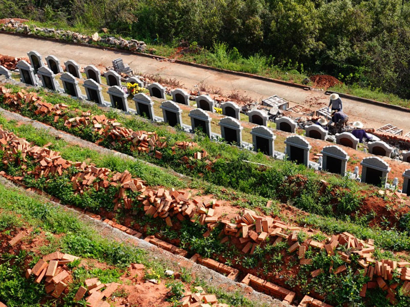 居民慎购“公益性墓地”