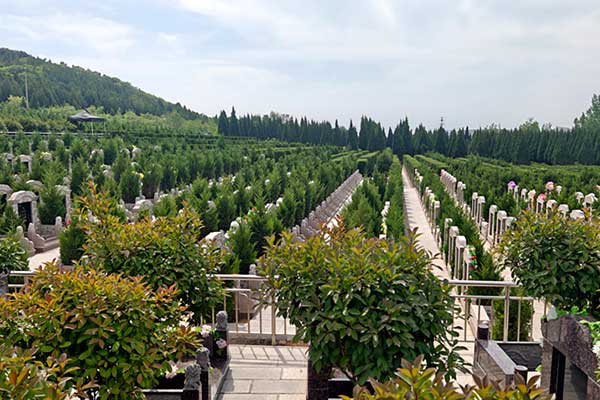 济南双峰山陵园 济南双峰山陵园