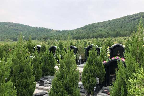 济南宝兴山陵园 济南宝兴山陵园