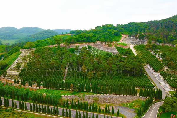 九顶山陵园周边环境