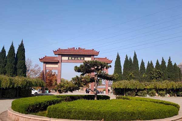 双峰山陵园环境 双峰山陵园环境