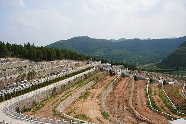 环境格局：五山簇拥的园林式园区